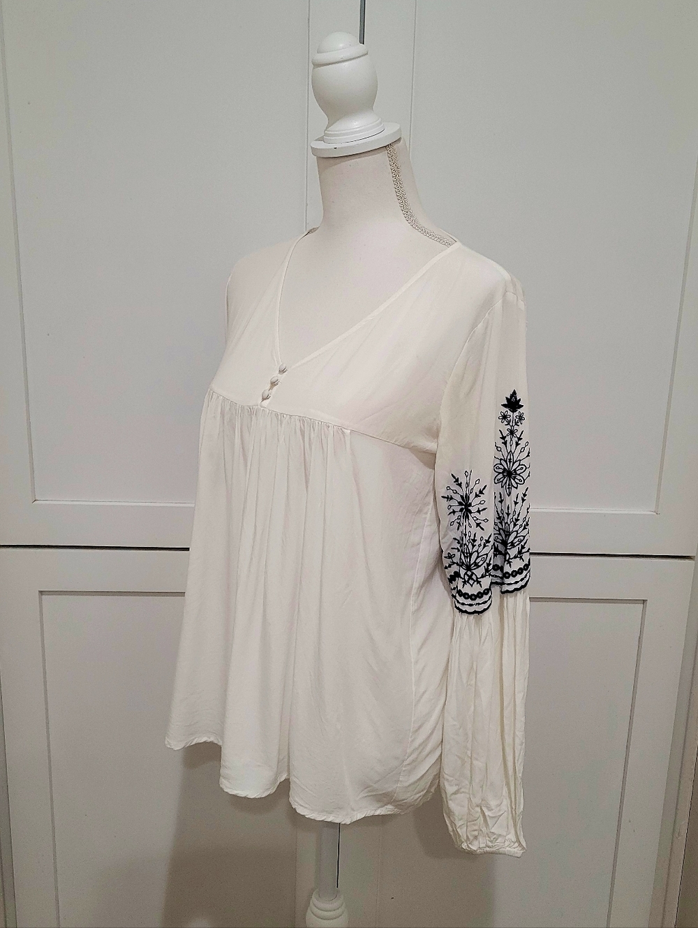 LOFT Cream V-Neck Peasant Tunic with Navy Sleeve Embroidery